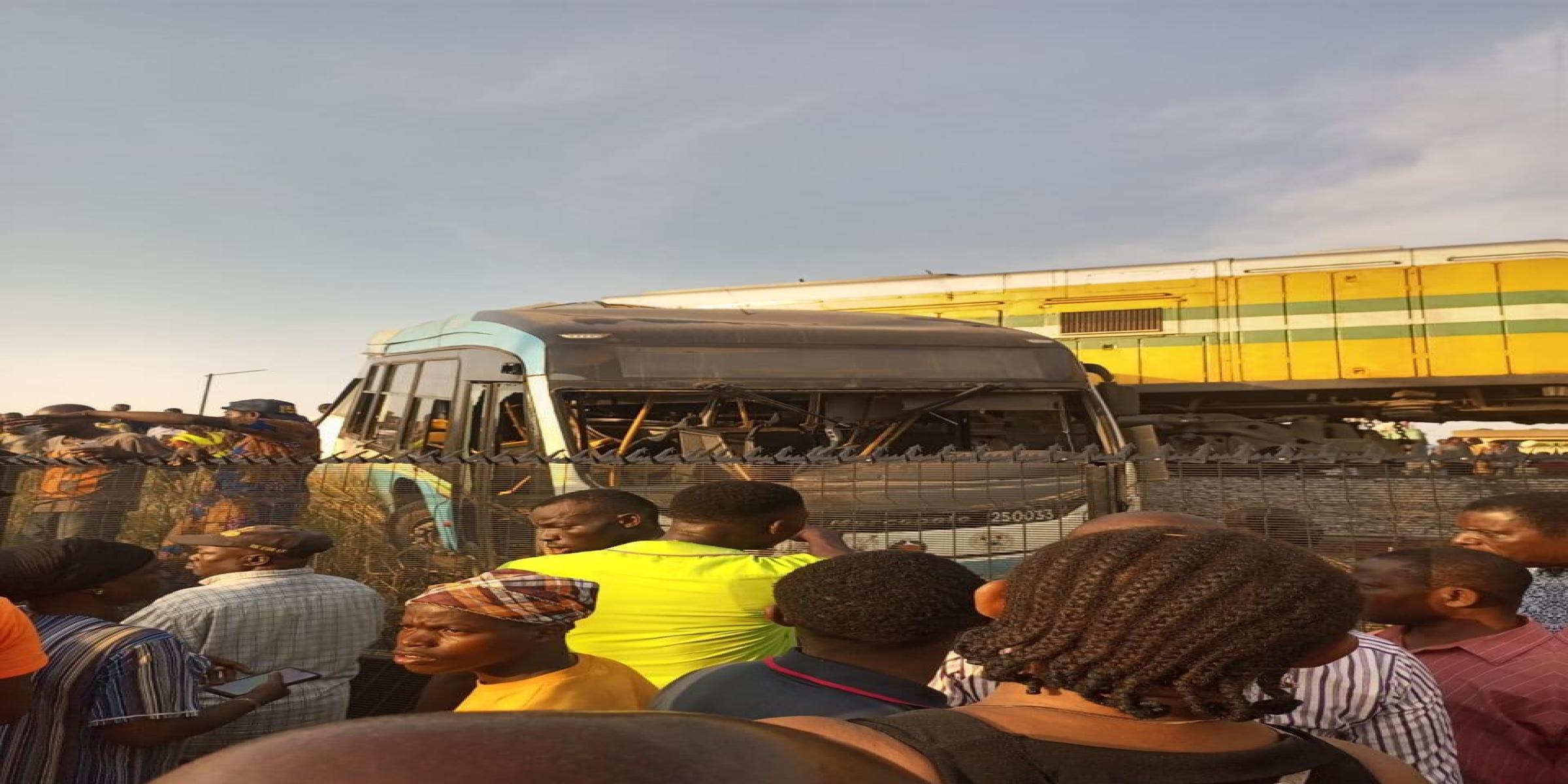 TRAGIC! Train smashes a Lagos government Staff Bus leaving multiple casualties